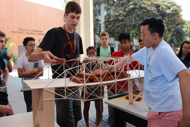 USC Summer Program Gallery: Discover Engineering