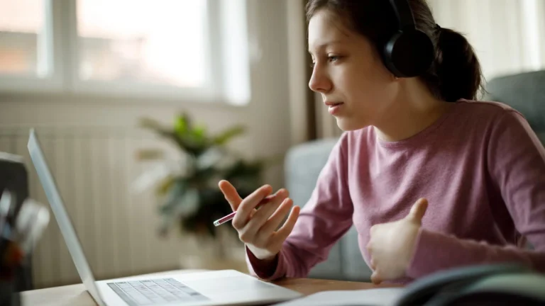 How to Contact Colleges During the Admissions Process