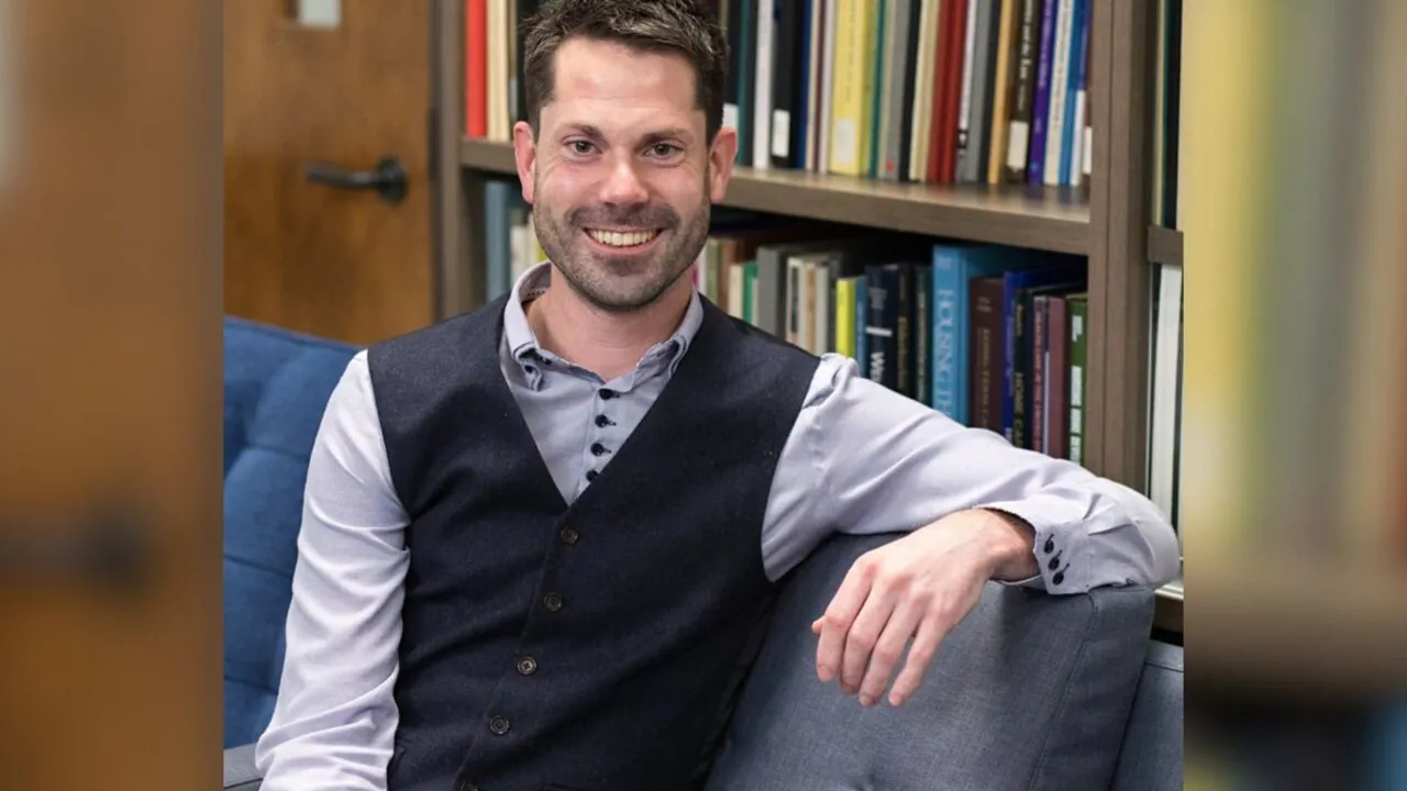 Headshot of Paul Nash.